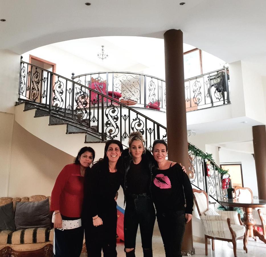 Larnaca Mansion Ideal For 3 Families Or More Bagian luar foto