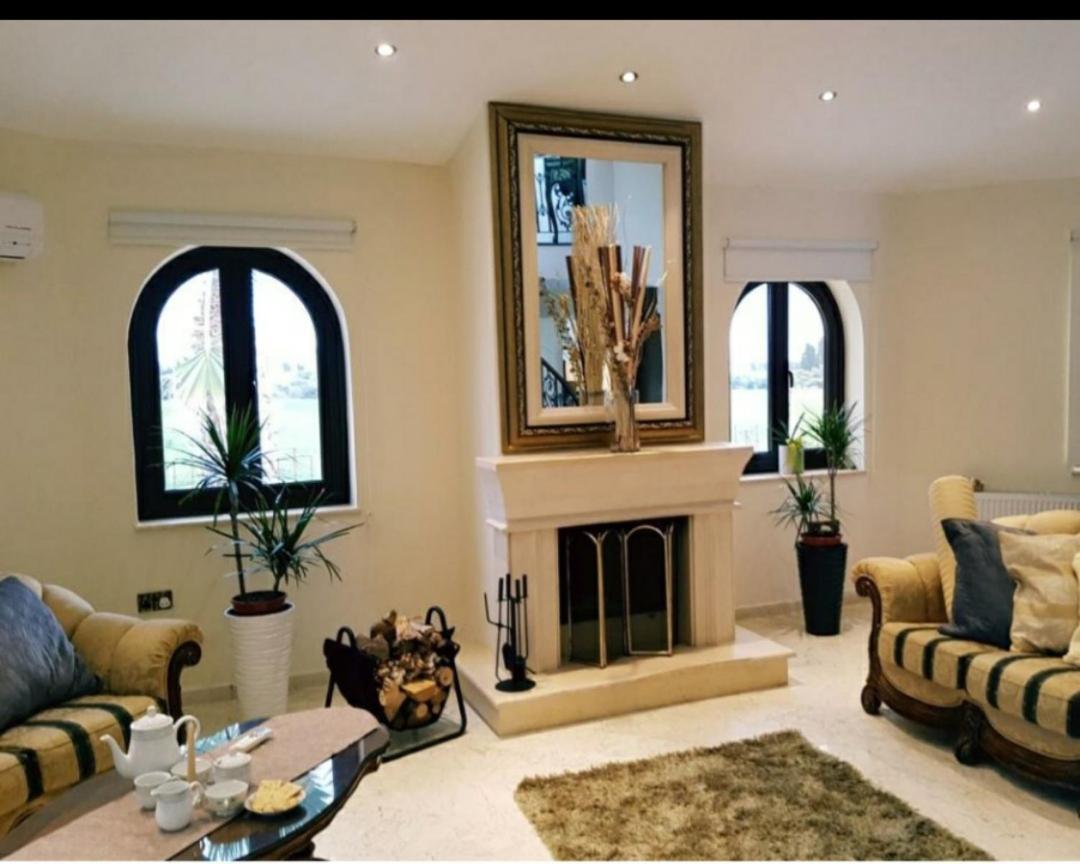 Larnaca Mansion Ideal For 3 Families Or More Bagian luar foto