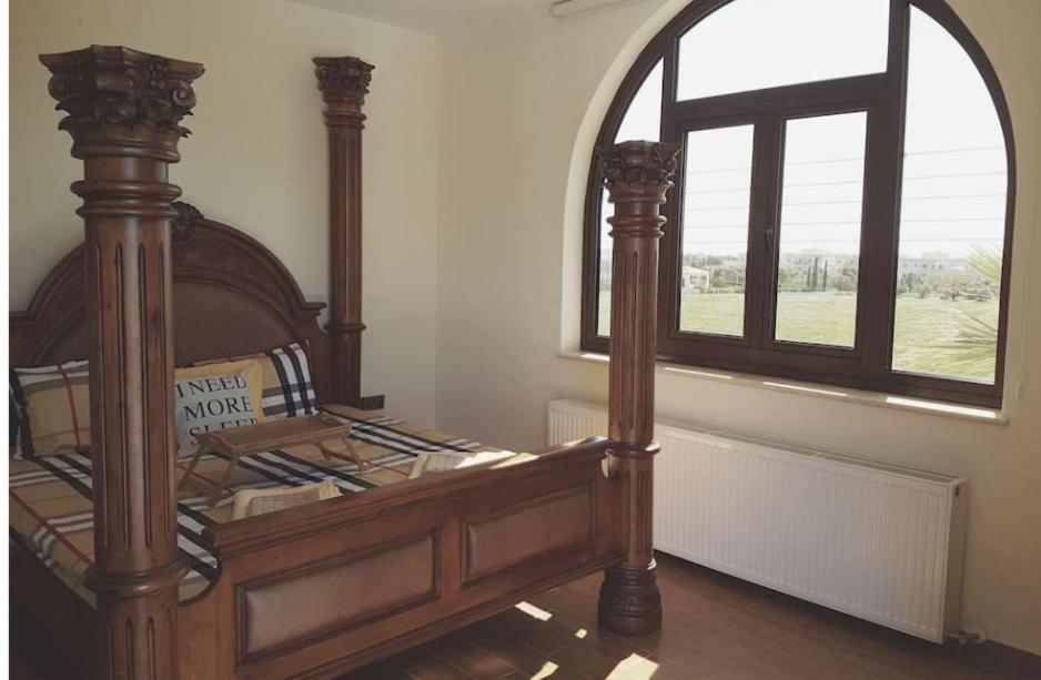 Larnaca Mansion Ideal For 3 Families Or More Bagian luar foto