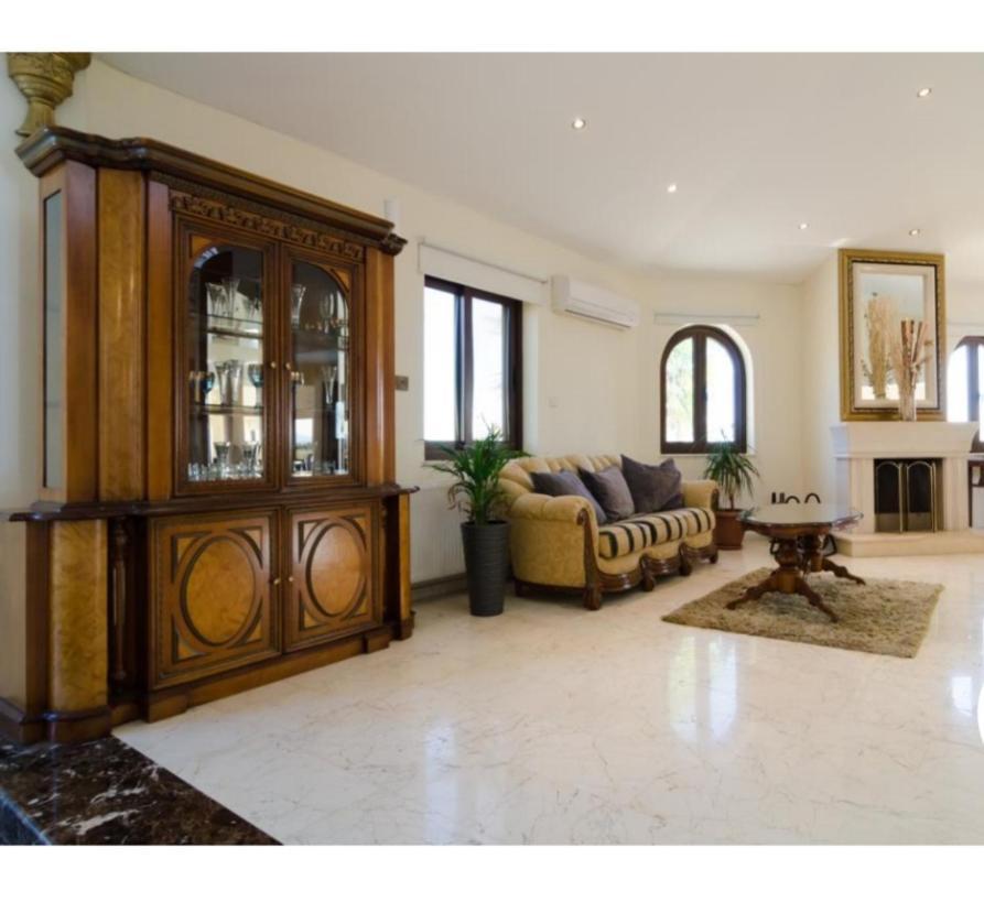 Larnaca Mansion Ideal For 3 Families Or More Bagian luar foto