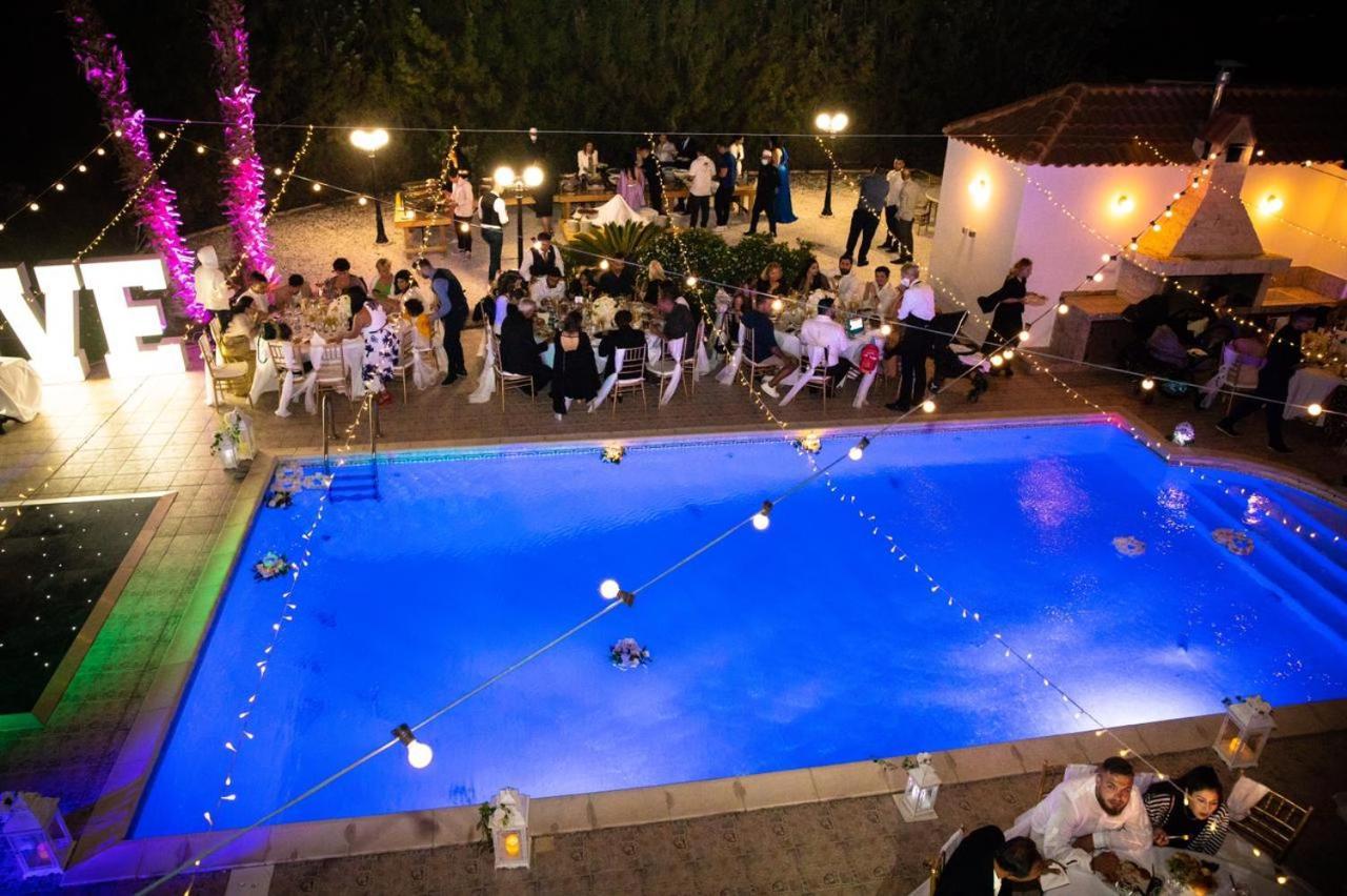 Larnaca Mansion Ideal For 3 Families Or More Bagian luar foto