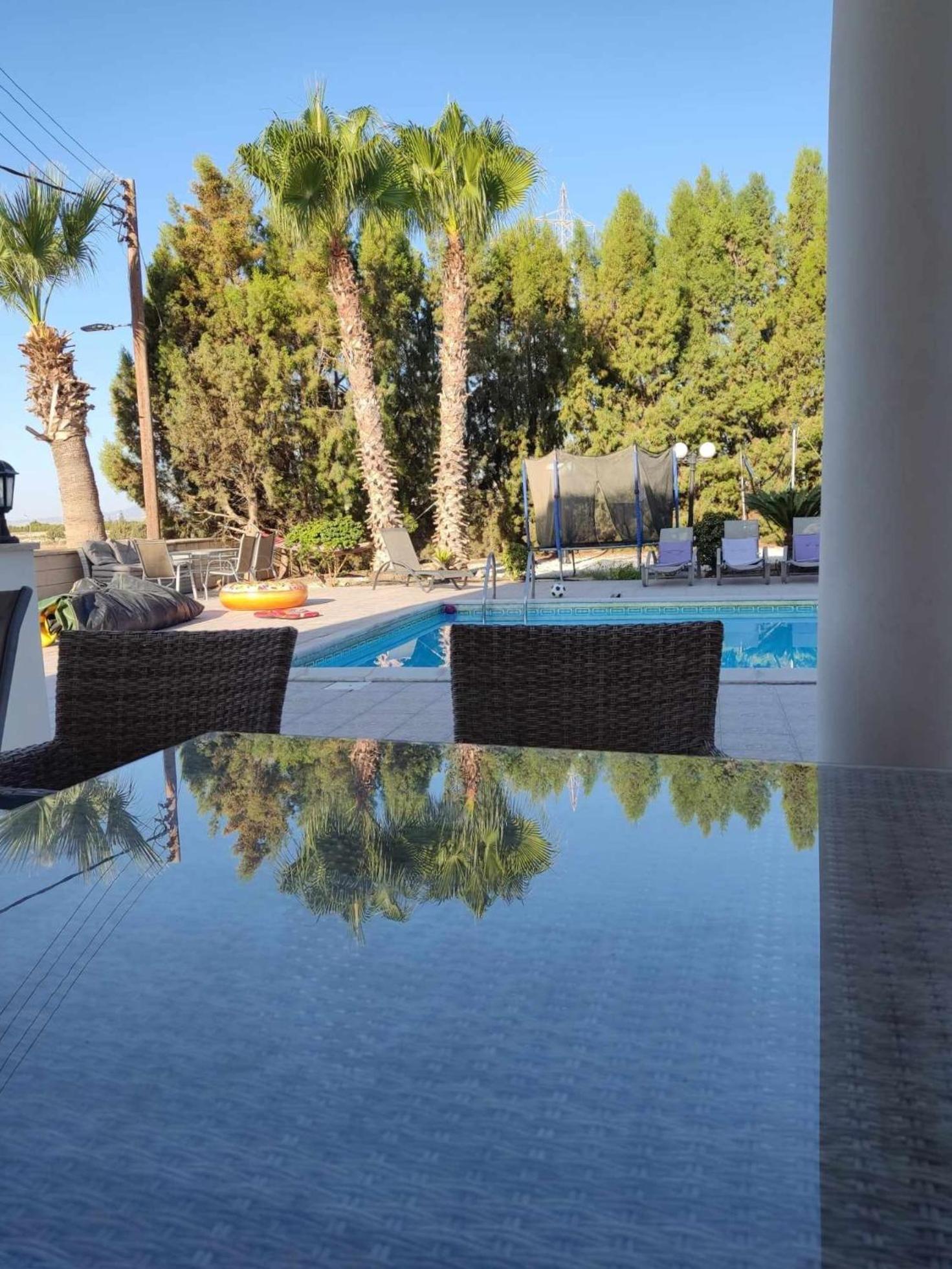 Larnaca Mansion Ideal For 3 Families Or More Bagian luar foto