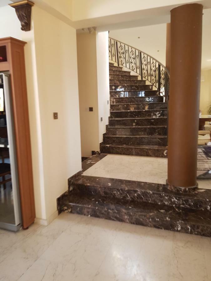 Larnaca Mansion Ideal For 3 Families Or More Bagian luar foto