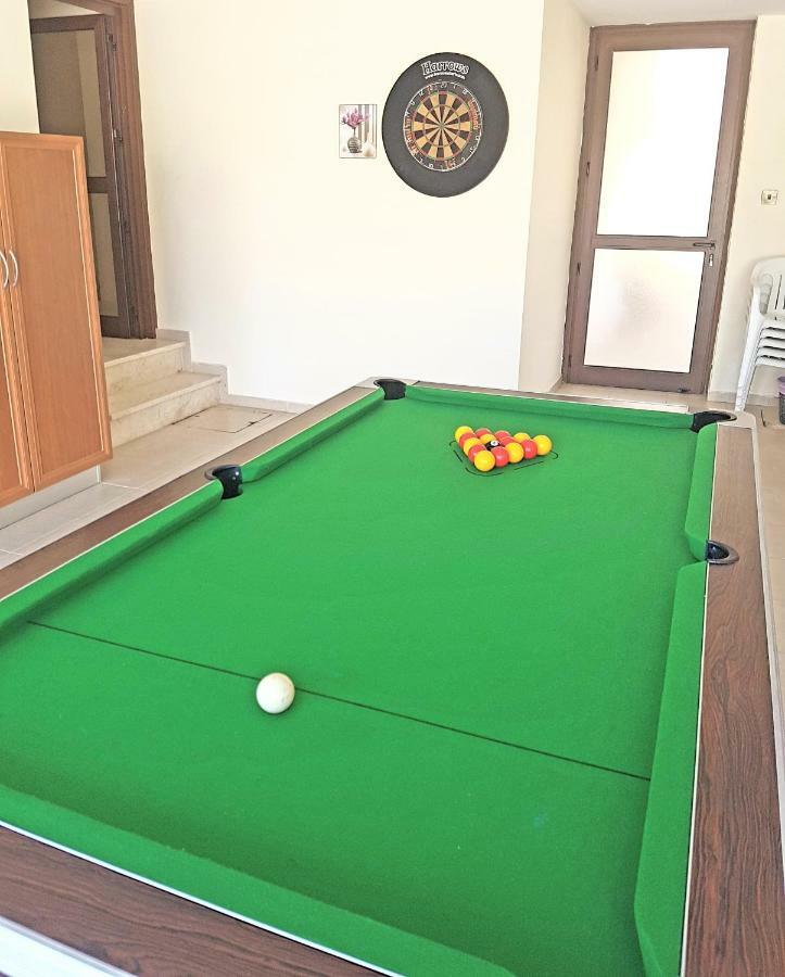Larnaca Mansion Ideal For 3 Families Or More Bagian luar foto